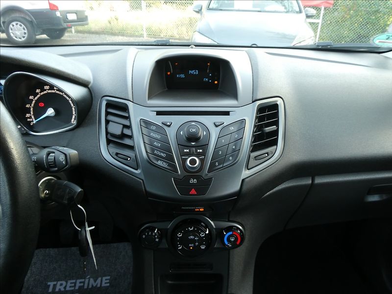 Ford Fiesta 1,2 i 60kW 1.MAJITEL, SERVISKA - fotka 28 z 44