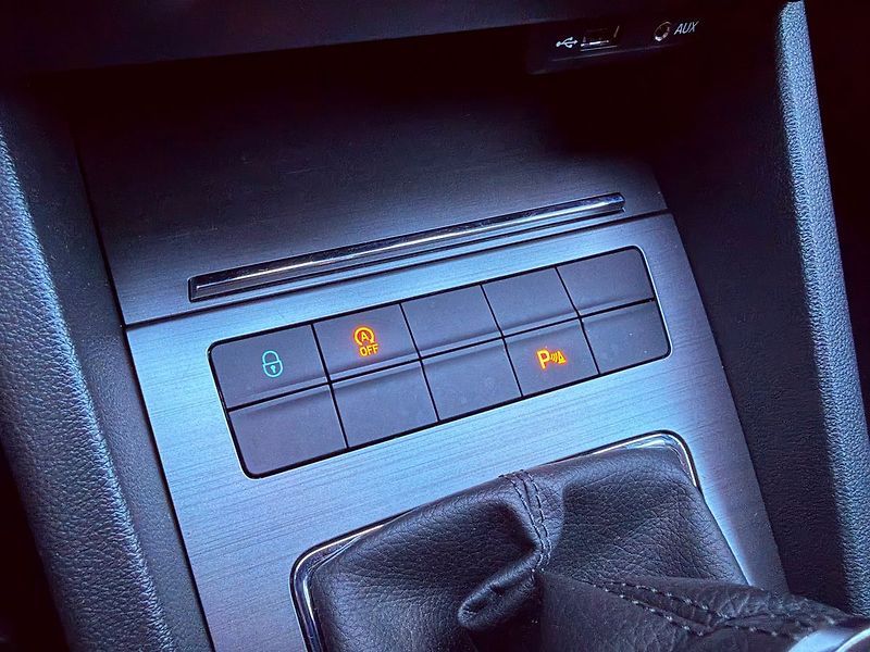 Škoda Octavia 1.4 TSi Style, Serviska, 1.Maj - fotka 20 z 25