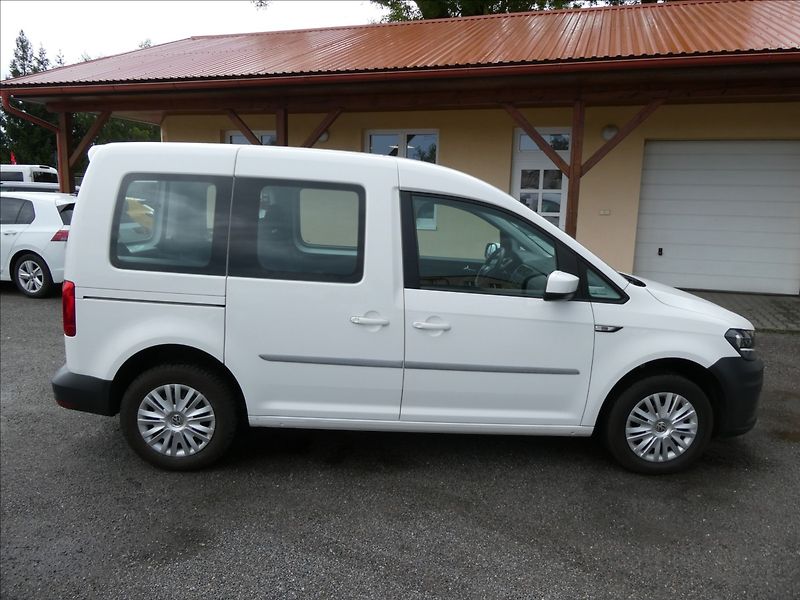 Volkswagen Caddy 2,0 TDi 1.majitel,závěs,tempom - fotka 6 z 49