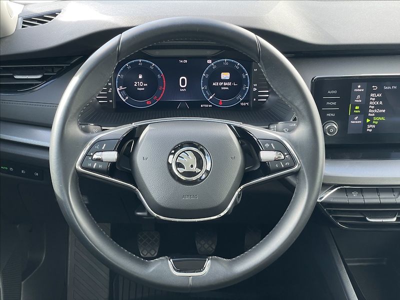 Škoda Octavia 1,5 TSI Combi Ambition Plus - fotka 8 z 23