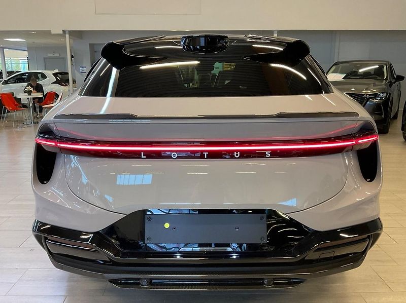 Lotus Ostatní Eletre R 918hp 112kWh AWD Pano - fotka 6 z 17