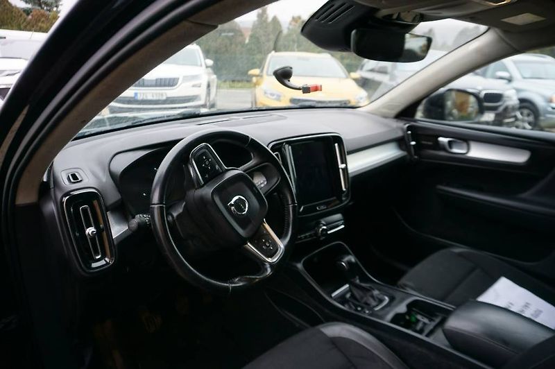 Volvo XC40 (2018) - fotka 28 z 35