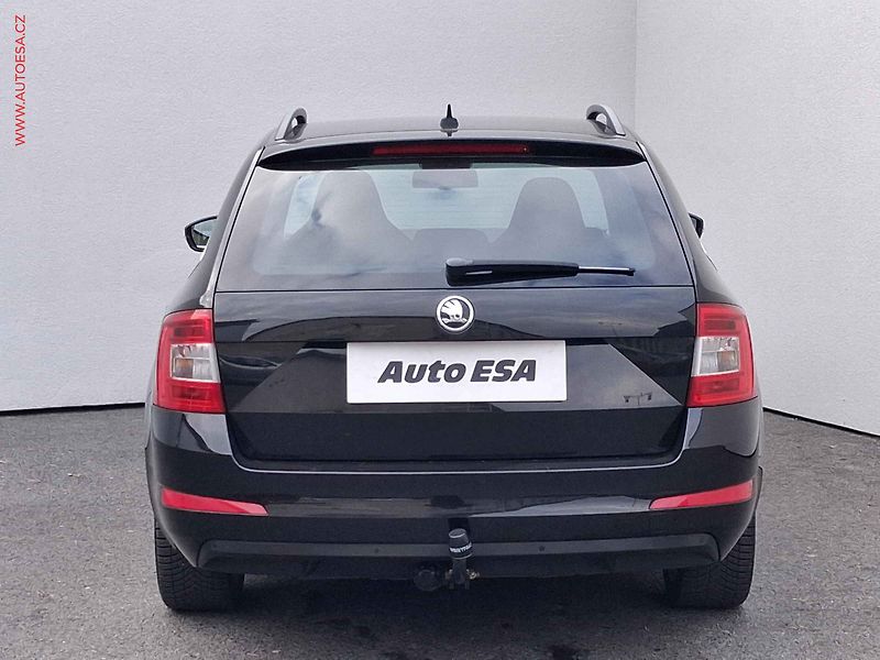 Škoda Octavia (2015) 1.6 TDi, Sport, DSG - fotka 5 z 17