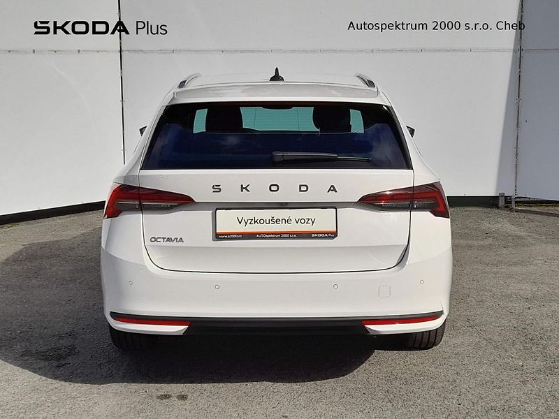 Škoda Octavia Combi Top Selection 2.0 85kW - fotka 9 z 20