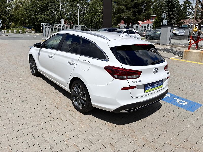 Hyundai i30 WG 1.5T-GDi 117kW DCT STYLE  - fotka 5 z 36