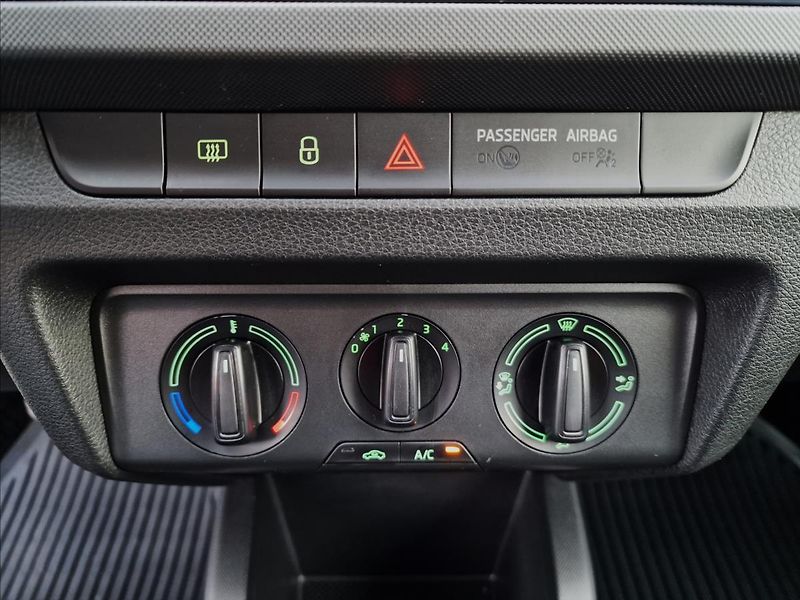 Škoda Fabia 1.0 TSI 70kW Combi Tour,1.Maj - fotka 30 z 47