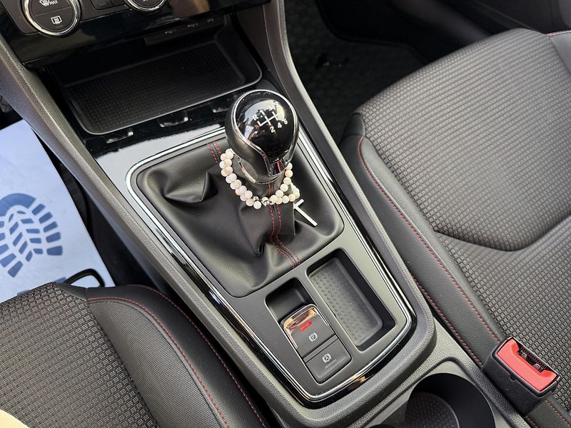 Seat Leon FR 1,5 TSi/96kW - LED,TZ,..... - fotka 30 z 66