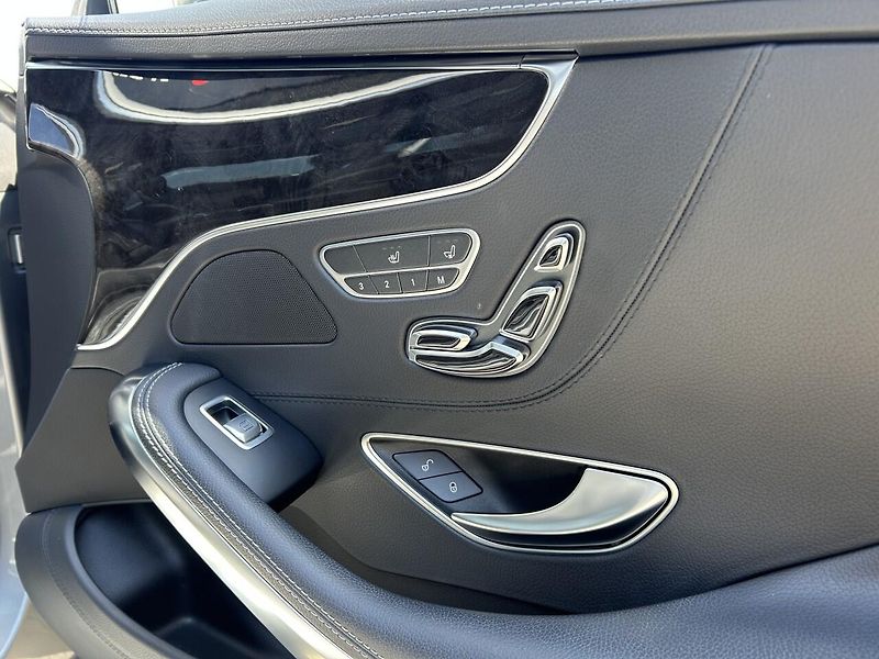 Mercedes-Benz Třídy S S 500 4MATIC COUPE - fotka 15 z 35