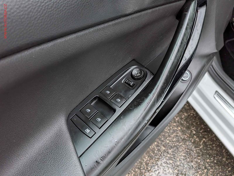 Opel Astra (2016) 1.6 CDTi, ČR, servis.kniha - fotka 11 z 16