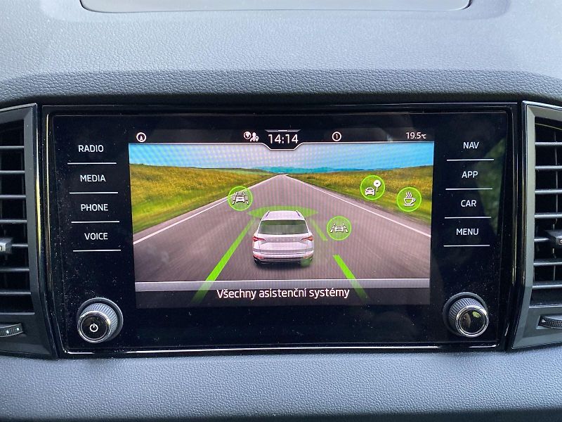 Škoda Karoq (2024) 1.5 TSI Selection - fotka 14 z 34