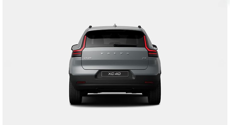 Volvo XC40 (2026) B3 ULTRA DARK AUT - fotka 4 z 14