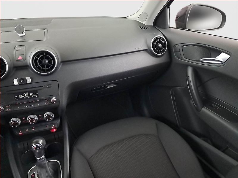 Audi A1 (2014) S-Line 1.4 TFSI, Automat - fotka 8 z 16