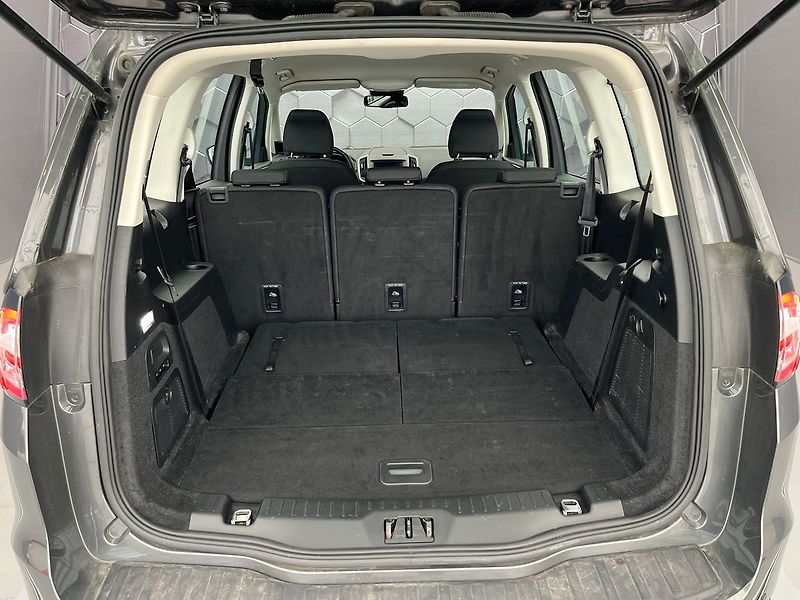 Ford Galaxy 2.0 EB, 140 kW, 7 míst, Cebia - fotka 29 z 45