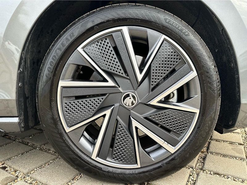 Škoda Superb iV 1,5 TSI / 150 kW Sportline, - fotka 25 z 25