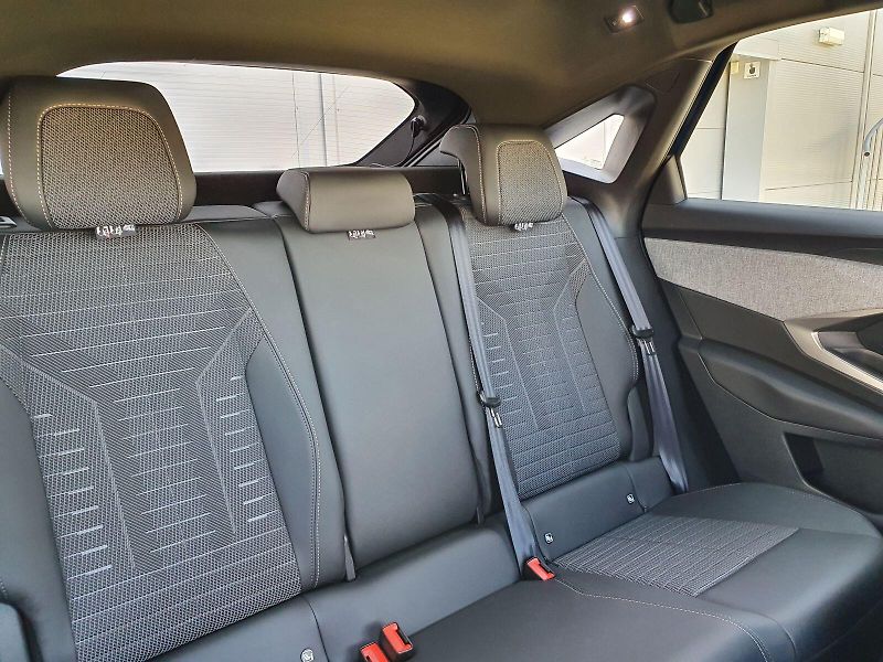 Peugeot 3008 (2025) ALLURE Hybrid 145 e-DCS6* - fotka 17 z 18