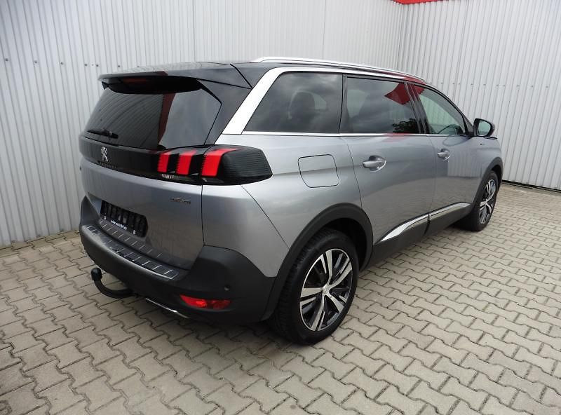 Peugeot 5008 2,0 HDi GT-Line 1.maj. 7.míst - fotka 5 z 19
