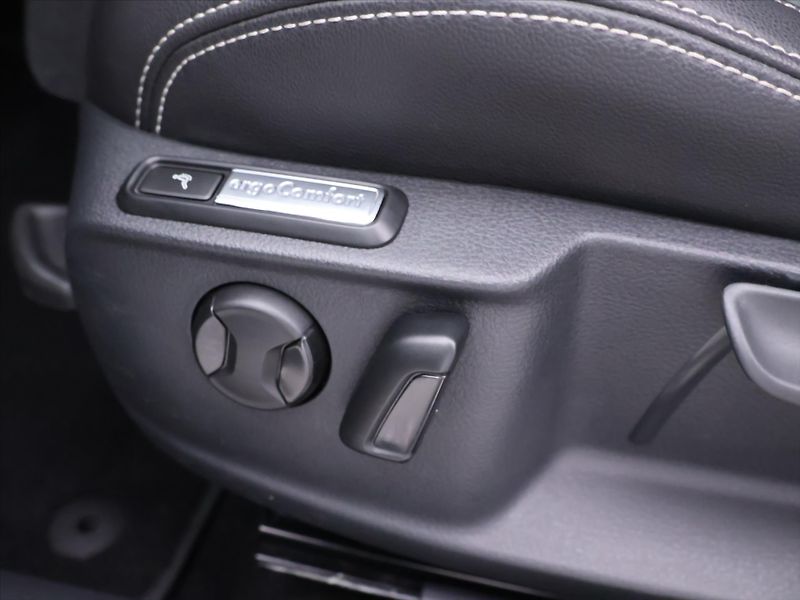 Volkswagen Passat 2,0 TDI 110kW DSG Elegance DPH - fotka 14 z 34