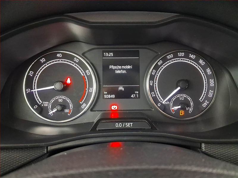 Škoda Scala (2019) Ambition 1.0 TSI, Tempomat - fotka 11 z 18