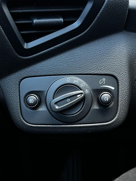 Ford Kuga 1.5 EcoBoost ST Line TZ  - fotka 18 z 22