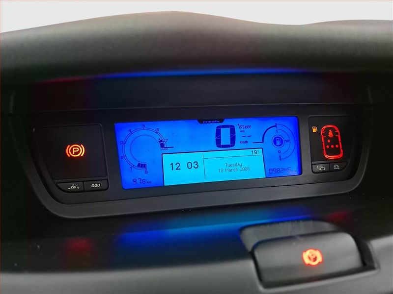 Citroën C4 Picasso (2009) 1.6 i, Tempomat, Park. senzory - fotka 11 z 16
