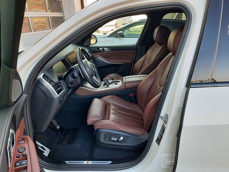 BMW X5 xDrive30D 286k - fotka 13 z 27