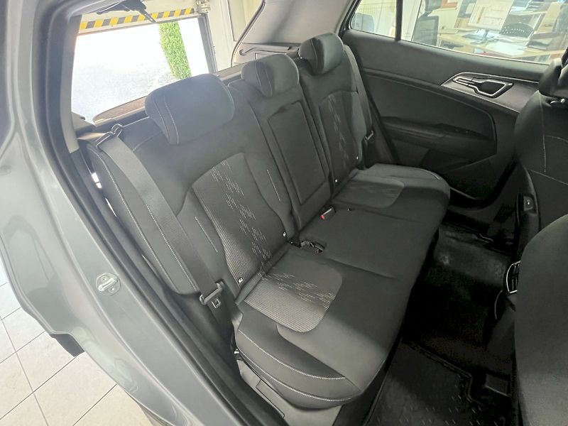 Kia Sportage (2025) Exclusive 1.6 T-GDI MHEV 117 k - fotka 16 z 33