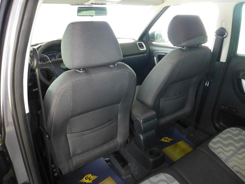 Škoda Fabia (2009) 1,4i-63KW-KLIMATIZACE*ALU KOLA - fotka 11 z 20