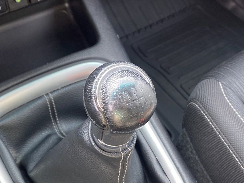 Toyota Hilux 2.8D, ČR, Active, 4x4, DPH - fotka 24 z 30