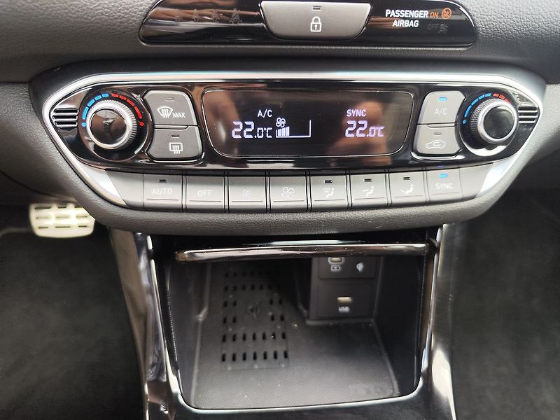 Hyundai i30 1.5 T-GDi/103kW N-Line DCT - fotka 22 z 31