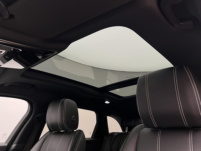 Land Rover Range Rover Velar D300 SE AUT - fotka 16 z 53