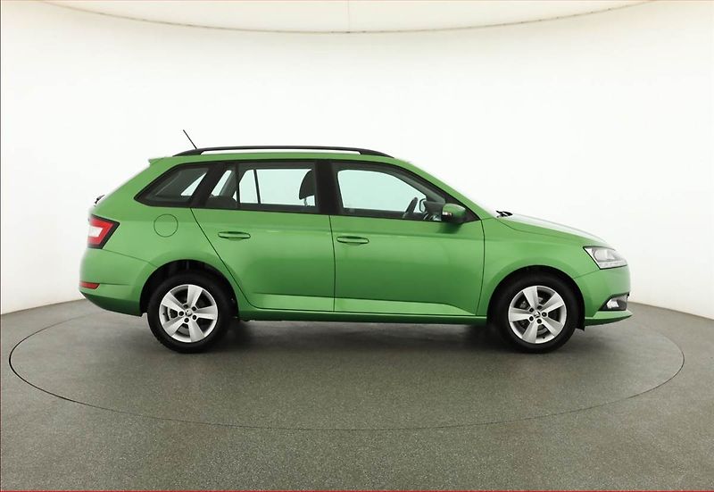 Škoda Fabia (2019) Ambition 1.0 TSI, Serv.kniha - fotka 6 z 17