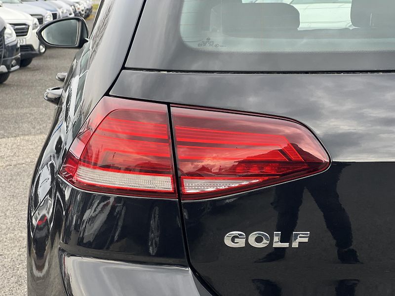 Volkswagen Golf IQ.DRIVE 1.6TDi DSG KLIMA ALU - fotka 53 z 55