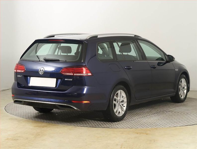 Volkswagen Golf (2019) 1.5 TSI, Tempomat - fotka 5 z 18