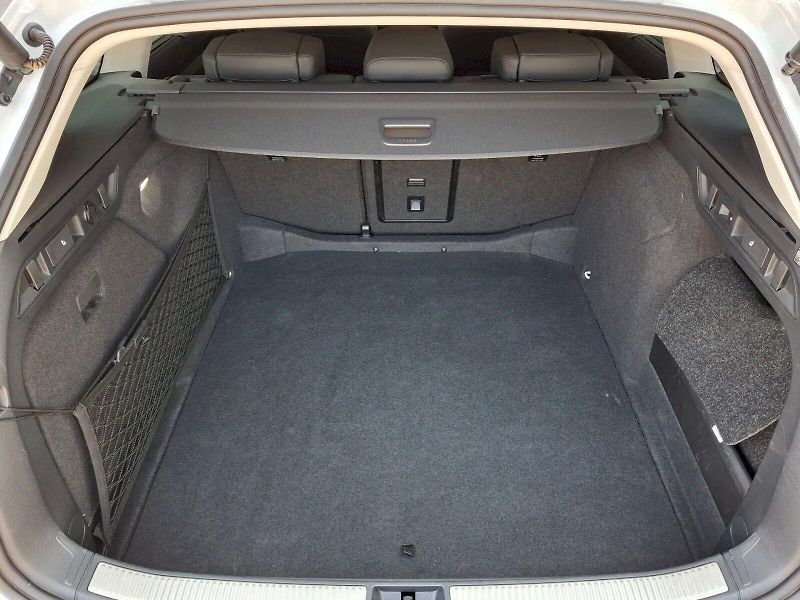 Škoda Superb (2024) Combi L&K DSG 2,0TDi 110kW - fotka 8 z 35