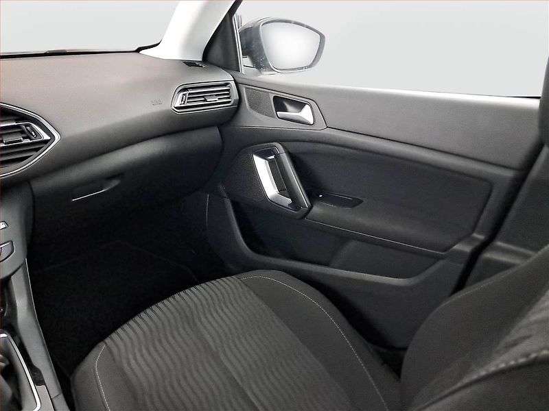 Peugeot 308 (2017) 1.2 PureTech, Serv.kniha - fotka 8 z 19