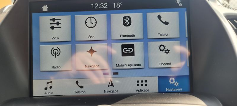 Ford Kuga (2017) 2,0TDCi 132kW DSG 4×4 Vignale  - fotka 29 z 52
