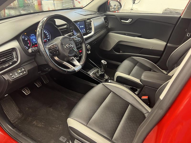Kia Stonic 1.0 DGI  88kW - fotka 7 z 13