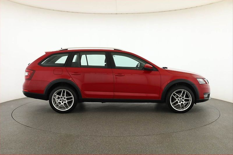 Škoda Octavia (2019) Scout 2.0 TDI, 4X4, Automat - fotka 6 z 20