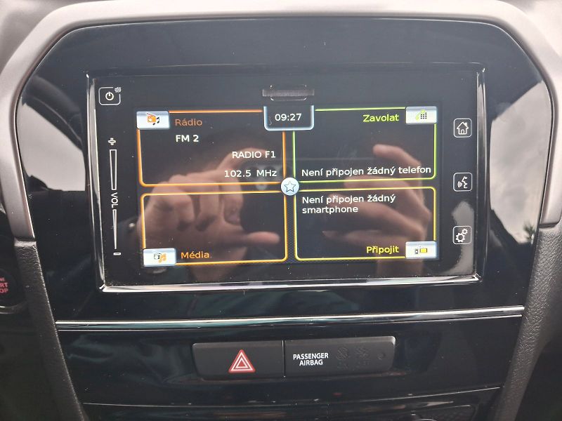 Suzuki Vitara (2024) Premium Hybrid Automat - fotka 23 z 35