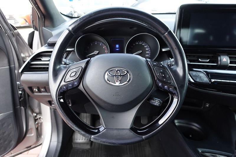 Toyota C-HR 1,2 T 6M/T Active Htd seats - fotka 17 z 32