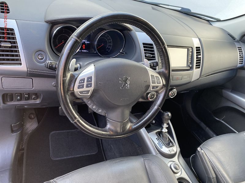 Peugeot 4007 (2012) 2.2 HDi 4x4, AT, xenon, kůže - fotka 13 z 22