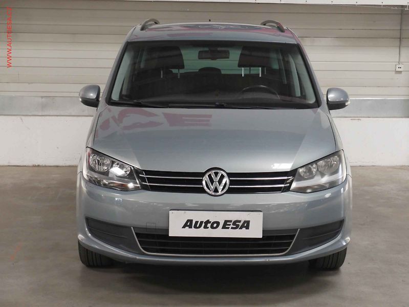 Volkswagen Sharan (2011) 2.0 TDi, AC, výhřev sed - fotka 2 z 20