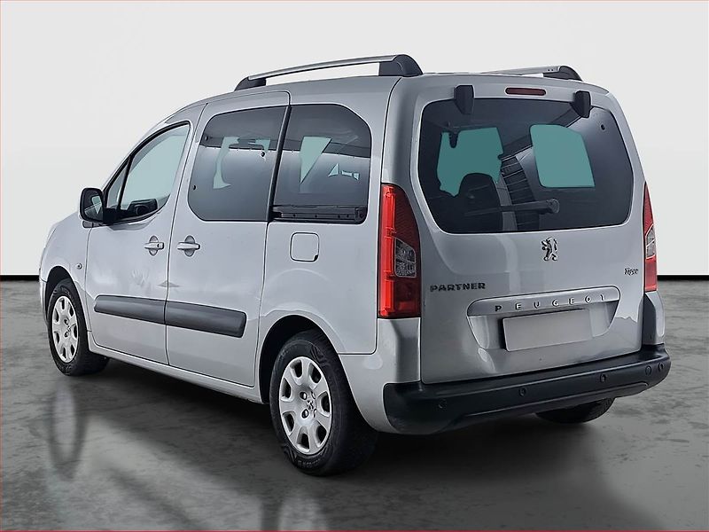 Peugeot Partner (2010) 1.6 16V, 5Míst - fotka 4 z 16