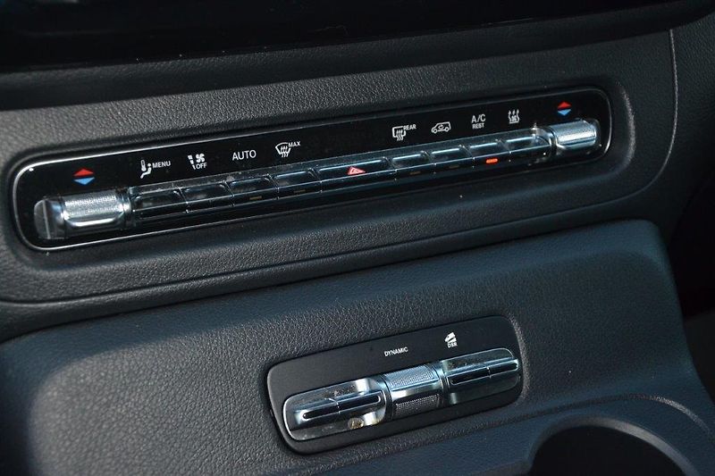 Mercedes-Benz Vito 119 XL 4x4 Airmatic - fotka 14 z 45