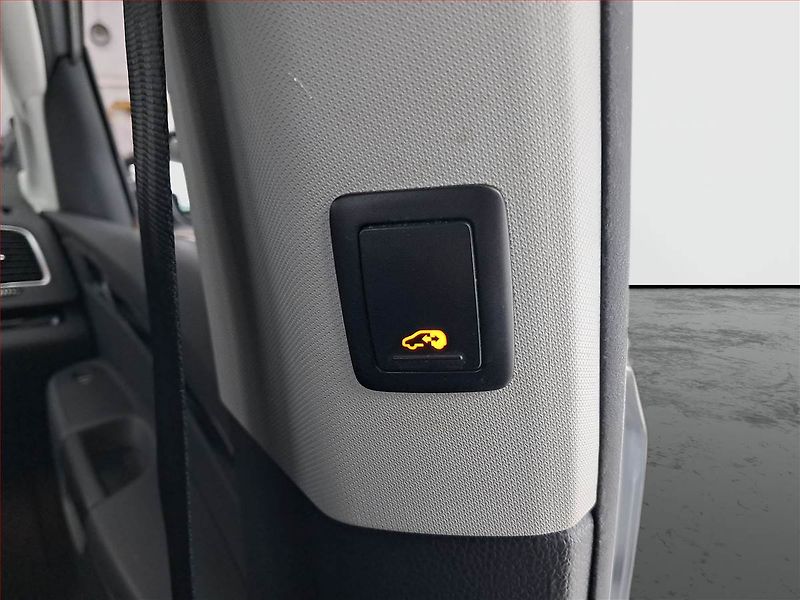 Volkswagen Sharan (2017) 2.0 TDI BMT, 4X4, 7 míst - fotka 18 z 20