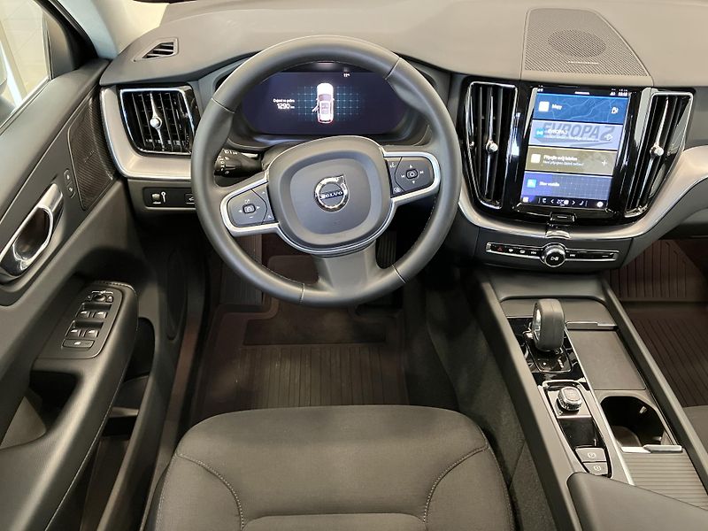 Volvo XC60 B4 FWD Momentum PRO AT8 - fotka 19 z 47
