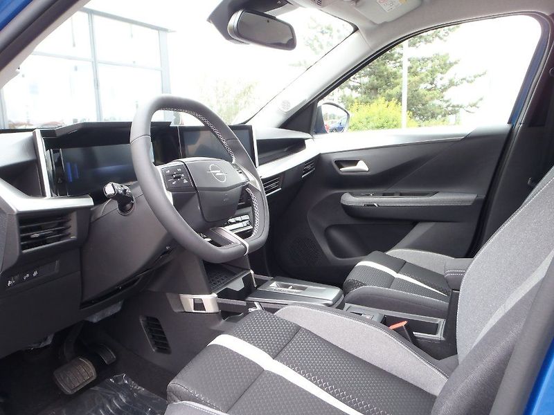 Opel Frontera Hybrid GS 1.2 Turbo 81kW - fotka 10 z 33