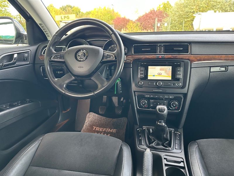 Škoda Superb (2014) 2.0TDi PRAVIDELNÝ SERVIS - fotka 9 z 19