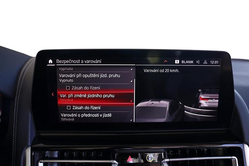 BMW M8 Cabrio - fotka 20 z 33