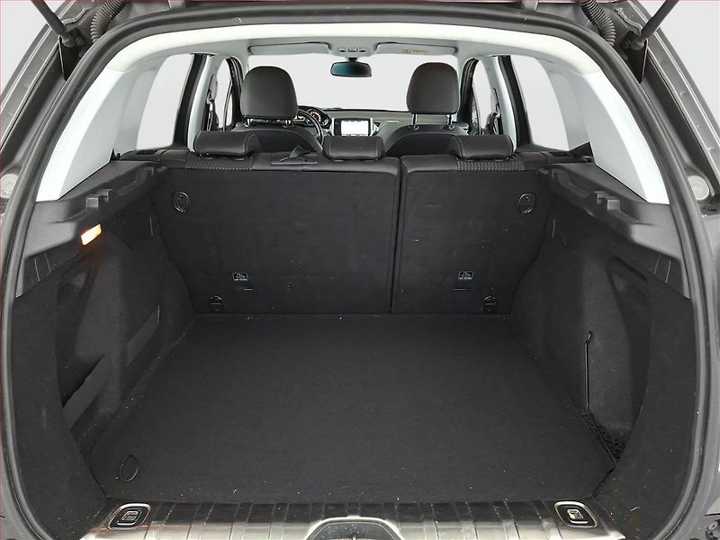 Peugeot 2008 (2018) 1.2 PureTech, Automat, Kůže - fotka 14 z 19